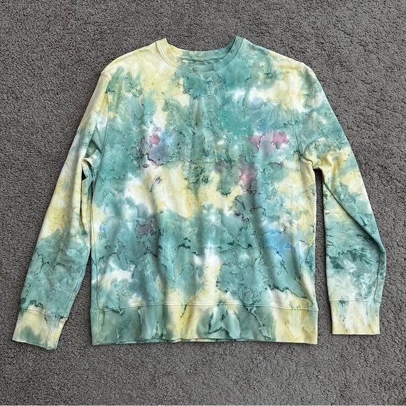 Disney Pullover Crewneck Womens Size M Walt Disney World Tie-Dye Sweatshirt - Picture 1 of 13